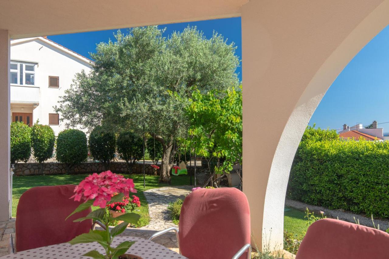 Apartment Lavanda With Beautiful Garden Krk Town Εξωτερικό φωτογραφία