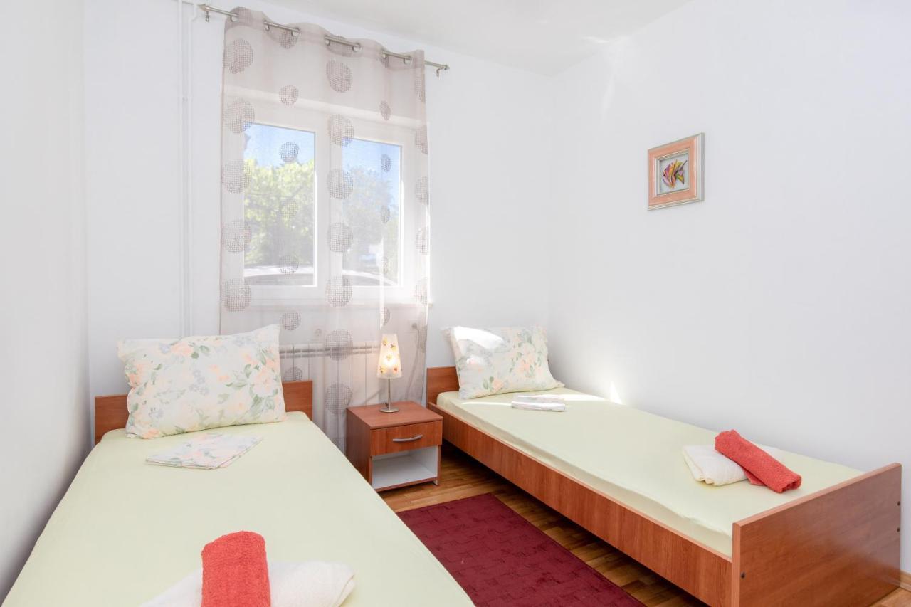 Apartment Lavanda With Beautiful Garden Krk Town Εξωτερικό φωτογραφία