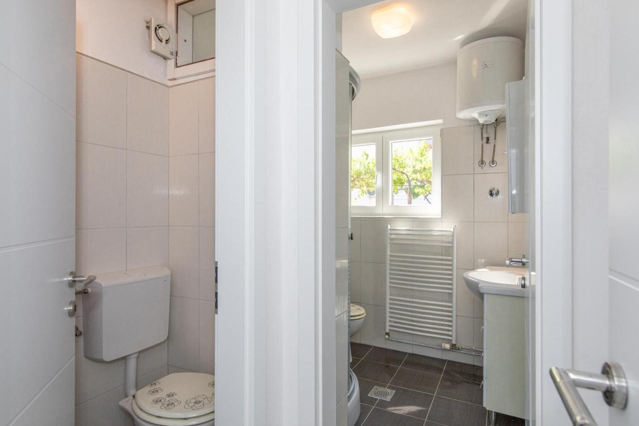 Apartment Lavanda With Beautiful Garden Krk Town Εξωτερικό φωτογραφία